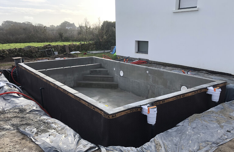 Professionnel de la construction de piscine près d'Auray